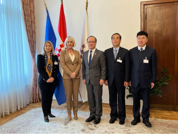 8e9d7fff13332e4220829e07064f6ea 8e9d7fff13332e4220829e07064f6ea